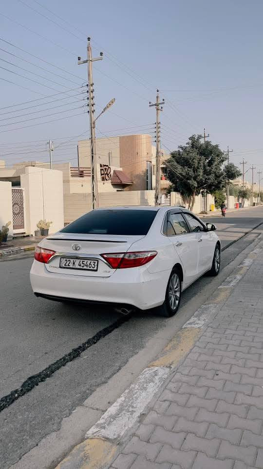 السلام عليكم
تيوتا كامري 2017 xle 
لون ابيض
ماشية. : 102 ميل 
محرك ٢٥٠٠ 
السيارة ب اسمي هزة و فحص كاملة سنوية لحد ٢٠٣١
فول مواصفات  ما عدا الفتحه و البصمة 
شاشة كبيرة 
تبريد قطعتين 
شحن لاسلكي 
كشنات تدفئة 
تحكم ستيرن 
كشنات كهربائيات
مانع انزلاق 
كشنات جلد 
لون داخل بيجي 
مثبت سرعة 
حادثها قطعتين. جاملغ الامامي و باب السائق  بدون ايرباك و بيها شوية تكحيل بالهلال الخلفي 
صور الحادث بالمنشور 
مكان السيارة القائم 
السعر : 139 و بيها مجال بسيط 
للاستفسار ***********
