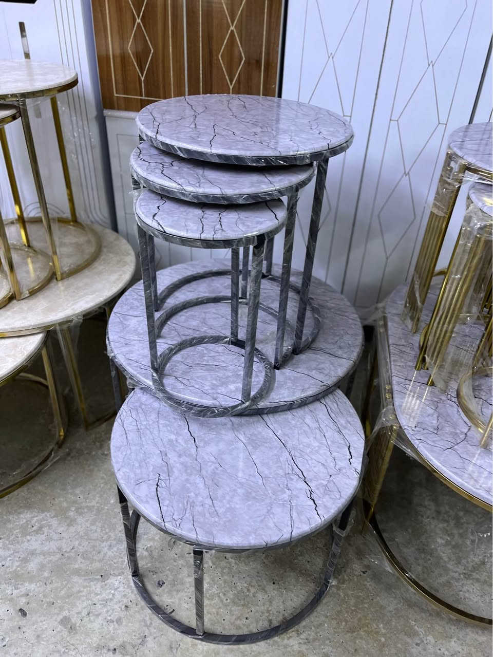 سێتی مێزی ناوەڕاست و ٤ تەپڵەک
تازە 
٨٥ هەزار لەسلێمانیم 

‭٠٧٨١ ١٣١ ٨٩٢٧‬ السليمانية, العراق
