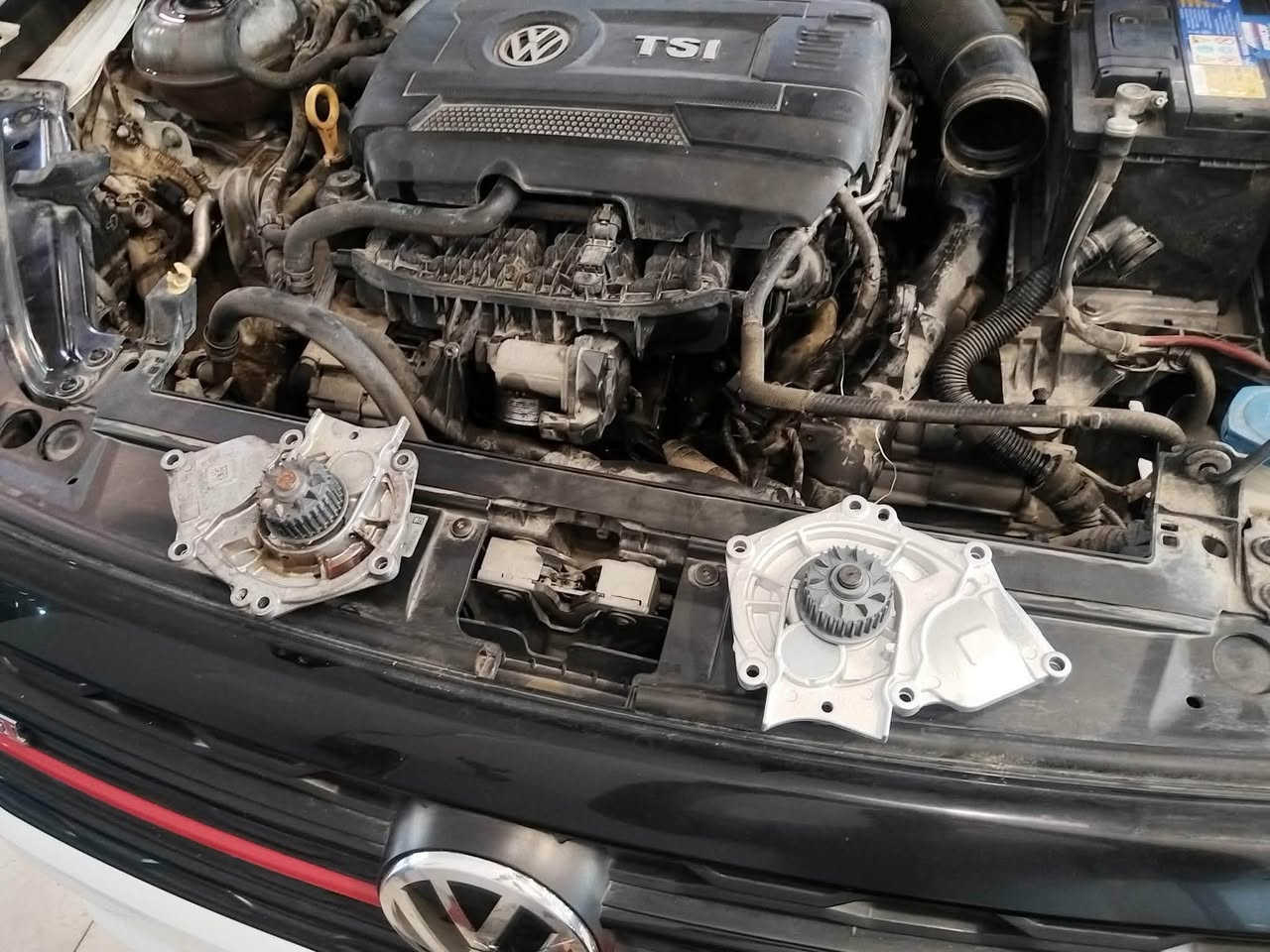 مركز شيرين لصيانة السيارات الألمانية 🇩🇪
.
.

زبائننا الكرام ❤️

🚖 السيارة الأولى - Jetta 2023 | محرك 1.5 Turbo

اشتكى الزبون من نقص دائم في ماء المحرك.

🔍 بعد الفحص الدقيق لمنظومة الماء ، تبين أن سبب المشكلة هو عطل في الواتر بامب (Water Pump).

✅ تم تبديل الواتر بامب بقطعة أوربية جديدة، مع تعبئة ماء G12 Evo، وإجراء فحص كامل لمنظومة الماء ، وإرجاع السيارة إلى وضع الشركة.🛡️ ضمان 6 أشهر على القطعة والعمل.

🌹🌹🌹

🚘 السيارة الثانية - Jetta 2024 -GLI 

اشتكى الزبون من ظهور رسالة ⚙️ Gearbox Error.

🔍 بعد الفحص بأجهزة الفحص الخاصة، تبين أن الخلل في كنترول الگير  (Mechatronic).

✅ تم تبديل الميكاترونك بقطعة أوربية مستعملة بحالة ممتازة، مع البرمجة والفحص النهائي، وإرجاع السيارة إلى وضع الشركة والتأكد من عمل الگير  بصورة طبيعية. 

🌹

🌹

‏‎زبائننا الكرام 

‏‎عروض وكالتنا 

‏‎١- تبديل هيدروليك كير بدون اجور عمل 🚘

‏‎٢- فحص كومبيوتر مجانا في وقت تحتاجه سيارتك الى فحص في حالة تبديلك لدهن المحرك في وكالتنا . 

‏‎٣- فحص للصدر الامامي مجانا في وقت تحتاجه سيارتك الى فحص في حالة تبديلك للدهن المحرك في وكالتنا . 

‏‎كذلك سوف تدخل تلقائيًا في السحبة الشهرية للفلاتر المجانية والسحبة الدهن المجاني كل ثلاثة اشهر. 

‏‎٤-زبائننا الكرام 

‏‎العرض الجديد من وكالتنا 

‏‎في حالة زيارتك لورشتنا سوف تدخل تلقائيا بالقرعة الشهرية 

١- فلاتر المحانية

‏‎٢- اجور عمل مجانية  

🌹

🌹

موقع شركتنا الجديد

‏https://maps.google.com/?q=36.168079,44.011108

‏‎‏‎شركة شيرين ( وكالة فولكس واگن & سكودا) 

‏‎اربيل - قرب نقليات بغداد ( كراج بغداد) - بالقرب من مرطبات 9* 9 

📞***********-***********

#Tiguan  #passat  #Volkswagen #atlas #jetta
