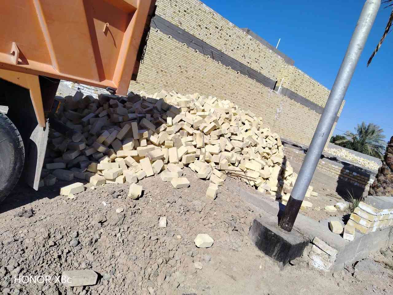 توصيل طابوك كافه النواحي يتواجد حي او عگيل او عماره  معه المواد الرمل وال حصو  والتراب عادي او زميج اتصل الاستفسار ***********1
