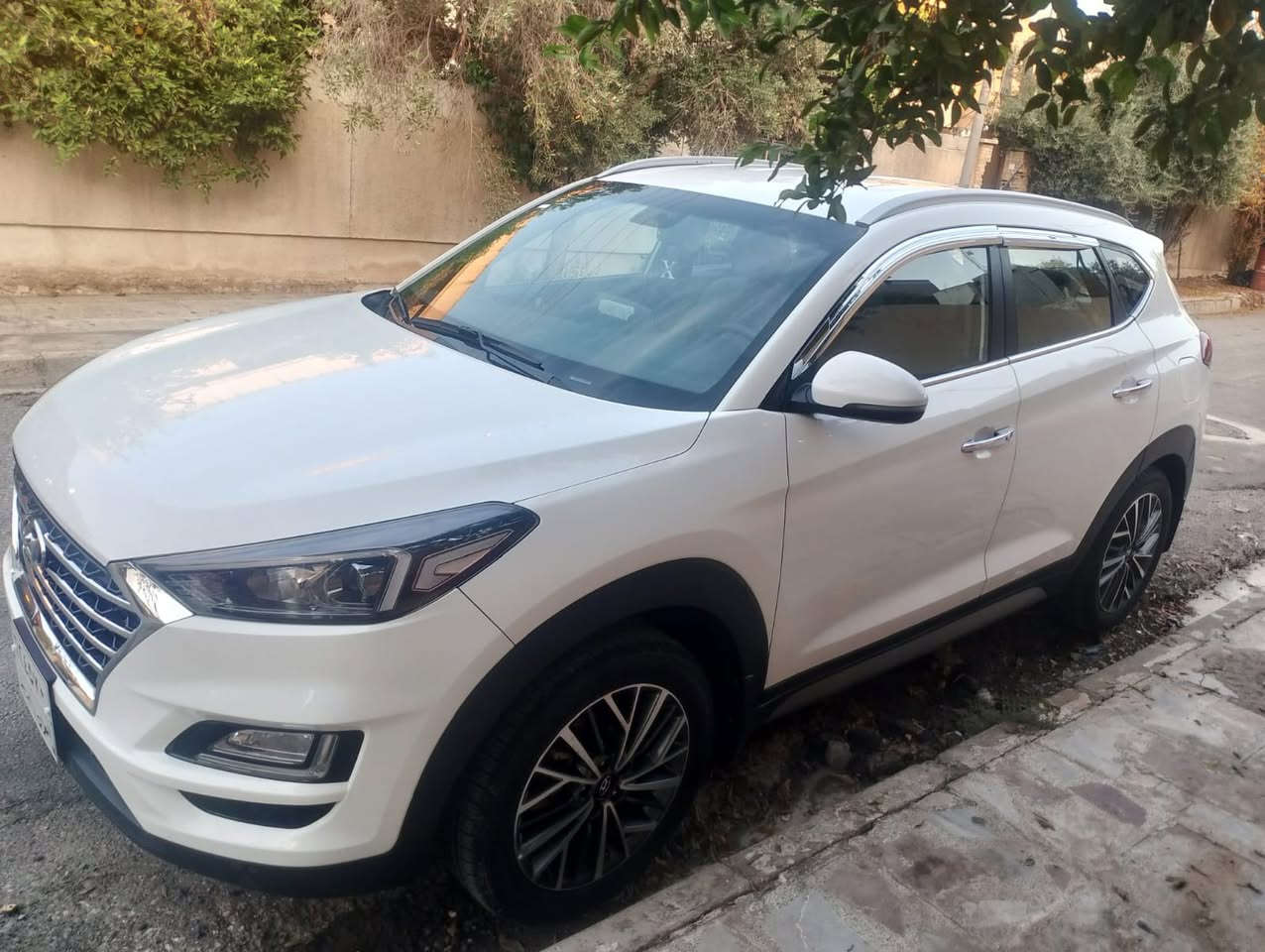 السلام عليكم توكسن للبيع موديل 2020 
ماشية 114 الف كيلو
بارد بسيط بالبوند
والباقي مكفول
السعر 190 وبيها مجال
***********
*********** واتساب
