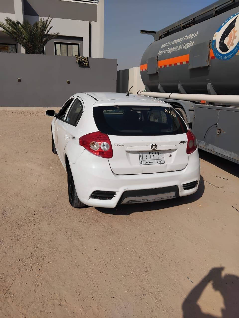 سلام عليكم من رخصه ادمن سياره بريلس مديل 2014 سياره صيني بس تجميع ياباني سياره بيه محرك وكير كورله شرط فحص سنويه ما منتهيه حداده حلوه سياره ناعمه عوزه ترتيب قليل راعيه موجود يريد تحويل سعر 38 وبيه مجال قليل عنوان الزبير شعيبه محطه القطار رقم هاتف ***********

