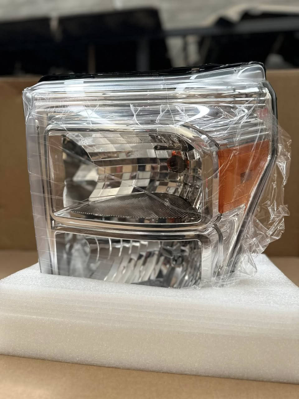 لايتات فورد ف٣٥٠ ٢٠١١-٢٠١٦
نوێ بیلادی 
*********** واتساب و كورك
