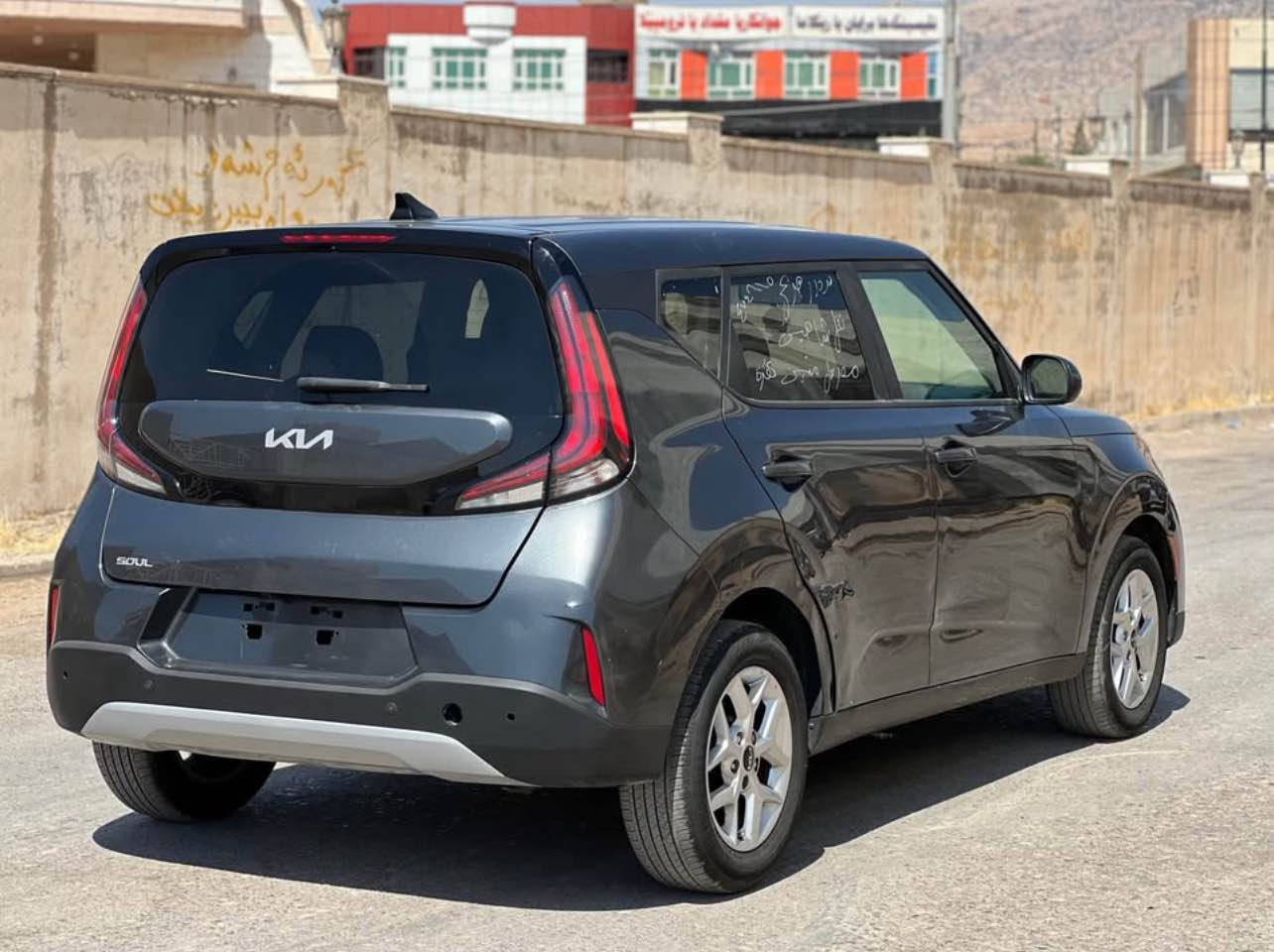 كيا سول موديل 2023 
بص  جملغ صبغ  بدون داغلي 
بدون ارباك مو اصفات شاشه كاميره حساس رادار
 تحدي سرعه تحدي ستيرن 
سعر 135 ورقه مجال مكان اربيل 
*********** اكر, نينوى
