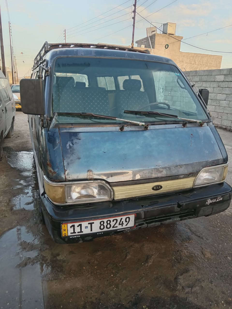 للبيع كيا بستا موديل 94 رقم بغداد حمل مكينه وكير خير من الله كهربائيات كله شغاله تخم تاير جديد مكان السياره بغداد السعر ٣٠ وبيه مجال ***********
