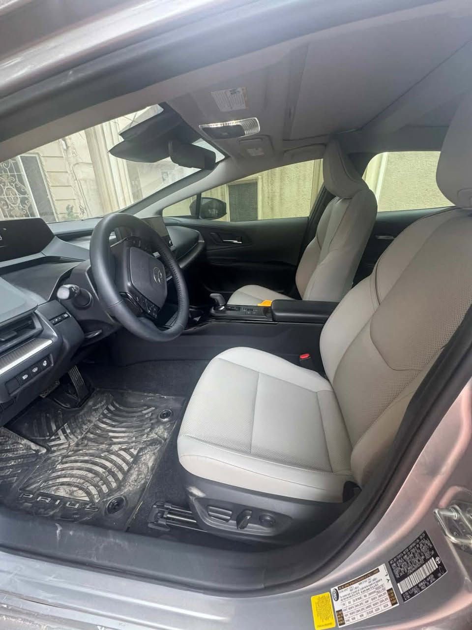 السلام عليكم للبيع هاي السياره موديل 24 السعر190للستفسار الاتصال على الرقم اخوان اني
مكلف بلنشر اتصلو علرقم ***********
