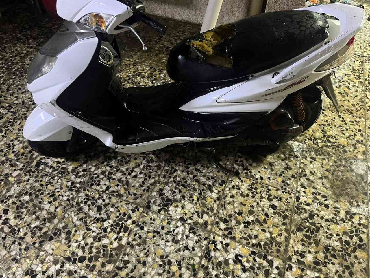 سلام عليكم.شباب دراجة سكنس فحل
بيعة نواقص قليلة 
دراجة اوراق كاملة 
متواجد خاص واتساب ***********
