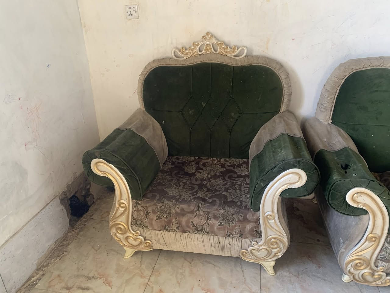 قنفات يرادلهن دوشمه بس القماش تعبان السعر 60 /💁‍♂️***********
