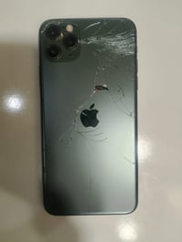 ايفون 11 برو ماكس • ذاكره ٢٦٥ • بطاريه ٧٠