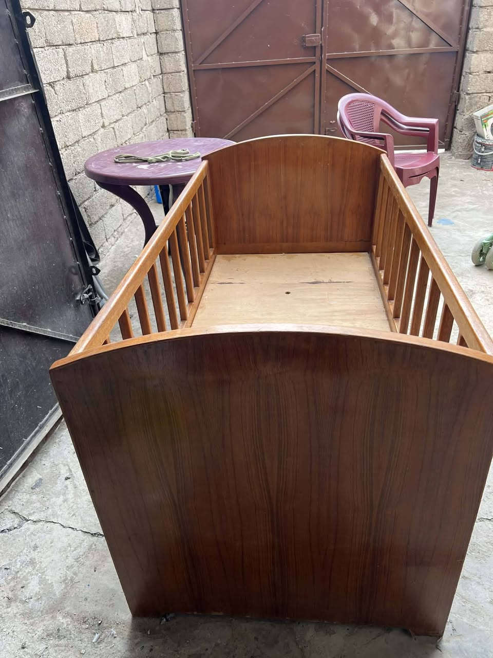 تخت مال اطفال لحد عمر 10 سنوات خشب صاج نضافة فول الطول مترين والعرض متر السعر 100 وبيه مجال للطيبين شراي خاص وتدلل


**إذا كنت صاحب هذا الإعلان وتريد حذفه لأي سبب، رجاءا أرسل رسالة إلى الدعم الفني**