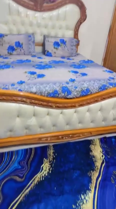 السلام عليكم للبيع غرفه نوم تزكام درجه أولى ٦ بيبان السعر ٧٥٠ وبيهه مجال الله شاهد جديده هسه مسوينهه شط مبيهه بس اريد ابيع بسبب السفر العنوان ام الكبر والغزلان ***********
