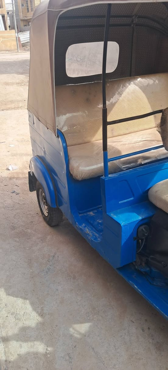 السلام عليكم تكتك 20 مرقم بسمي
مصبوغه عام بيها ضربه من وره من الجهتين ومعمره 
و مصبوغه عام مكينه خير من الله ٥٨٠٠ وبيها مجال 
***********
