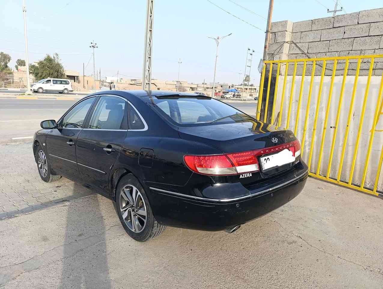 سلام عليكم
للبيع هونداي ازيرا موديل 2009 رقم اربيل دولي جديد سياره بيها صبغ أقل الحزام بدون دواخل اني ابيع حزام  سياره كير مكينه حداديه تبريد تخم تأير كلها شرط مكان السياره كركوك السعر 82 بي مجال مراوس هم ترهم ***********
