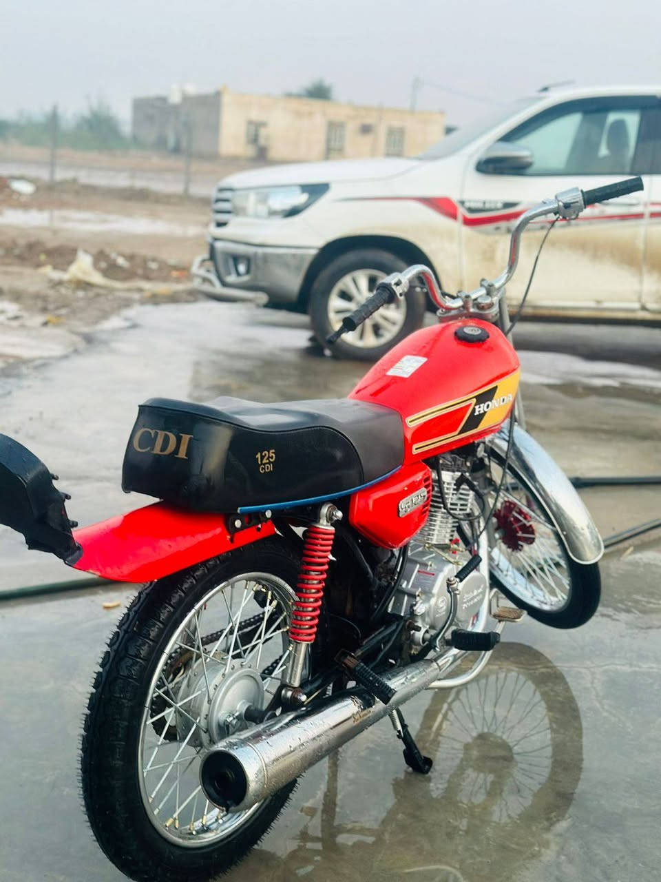 سلام عليكم دراجه للبيع سيجي 25 والغراض كلها 26 دراجه بعدهي ع السحك ثاني تبديله دهن شاصي 20 اوراق اصولي الدراجه لاتنقيص ولاتبخير ولامفتوحه مكفوله من كلشي مكانها الغراف سعر خاص مامتواجد ع الفيس هذا رقمي *********** واتساب واتصال وانا خادم للشراي
