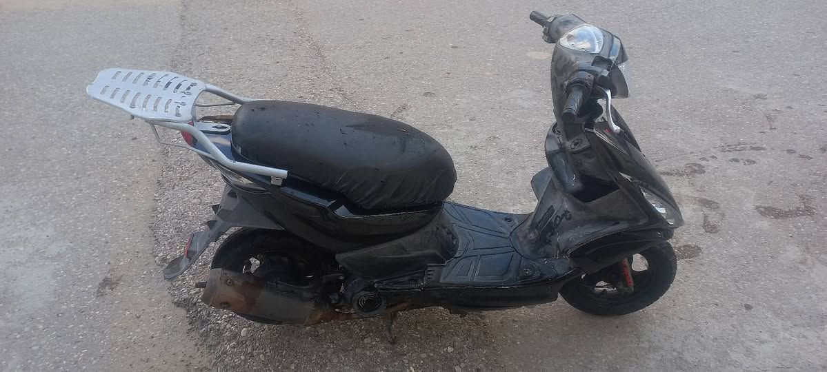 ماكس مضلع كابريتر للبيع 
مكينة 49 بلاد ما مفتوحة 
كابريتر بلادية
مكينة ناعمة صوتها ما ينسمع 
دراجة عليها ادامة كاملة 
دبلات كلها شغالة 
كهربائيات كلها شغالة 
سلف هندر كلة شغال 
المنفيس مالها موجود 
السعر 550 وبيها مجال 
مكاني بعقوبة 
للإستفسار ***********
