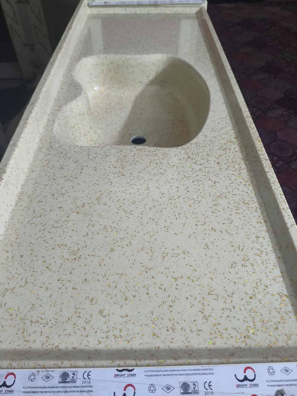 كاونتر تزكام ٣قطع اخو الجديد
الكاونتر مترين والسنك متر ونص 
مكاني بغداد منطقه الرشاد 
الشراي يتصل 
***********
