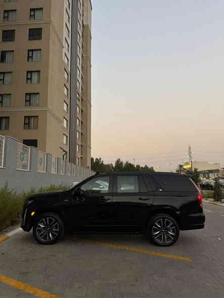 كديلاك اسكاليد 2023
وارد امريكي
ماشيه49 الف كيلو 
فول مواصفات 
2. بانوراما 
3. 36 سماعه 
4. بصمه تشغيل عن بعد 
5. دفع رباعي 
6. كامرات 360درجه
7. صندوق كهرباء + ع حركه القدم 
8. كشنات تدفئه تبريد 
9. شاحن لاسلكي 
10. جكات 
11. لد داخلي متغير 
12. تبريد 3 قطع 
13. داتشو عداد بالجامه 
14.  شاشات خلفيه 
15. كأمره بالمري 
16. 
17. رقم بغداد تحويل مباشر
18. صبغ بنيد ودعاميه فقط
19. مكان السياره بغداد السيديه
21. الاستفسار***********
