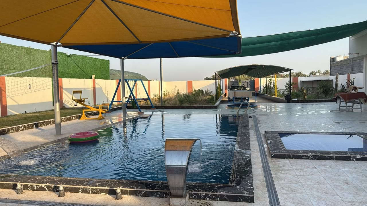 مزرعة ابو طيبة
يتوفر كافة وسائل الراحة😊

🔹مسبح كبير🏊🏻

🔹مسبح صغير🏊🏻‍♀️

🔹غرفة نوم وصالة كبيرة مكيفة🏘️

🔹مطبخ داخلي  و مطبخ خارجي 

🔹شواية سمك و كافة ملحقات

🔹مراجيح🎡⛱️مع العاب للاطفال 

🔹منضدة 🏓 

🔹فيشة 🕴🏻🕴🏻

🔹سماعة دي جي💃🏻

🔹شبكة انترنت 📶

🔹كهرباء 24 ساعة🚨🔌

📍موقع المزرعة صلاح الدين قضاء بلد

للحجز اتصل☎️📞

‏***********
