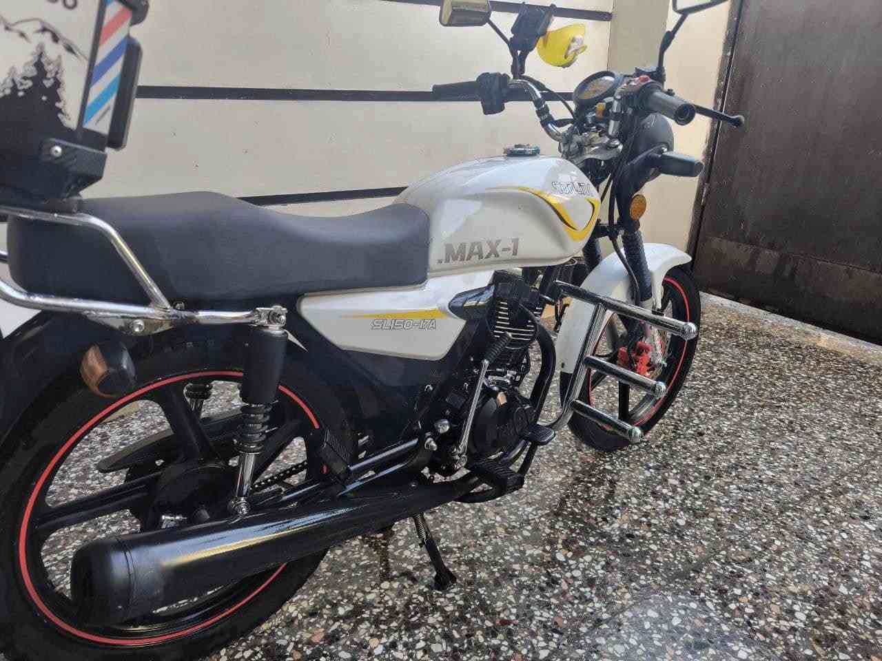 دراجه للبيع نظيفه ڪَلـش والشرح للفيديو وأي استفسار عل هذا الرقم ***********
