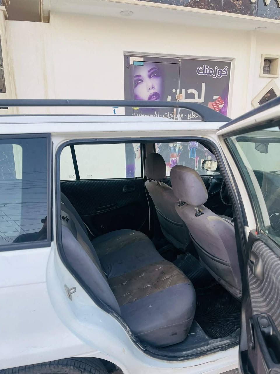 ابول استرة موديل 96 قطعتين صبغ بدون دواخل فقط بوند وجاملغ سيارة جديدة الباقي شرط موصل الايسر السعر 50بيها مجال *********** غير متواجد على فيس
