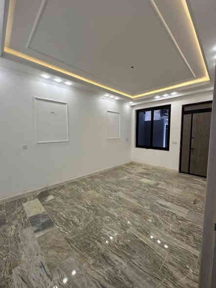 يحتوي على ؛$ كراج ‏ واستقبال وحولي مطبخ حار ‏وبارد ومنور و3 غرف نوم و خدمات  طابقين

طابو ملك صرف 

الموقع: مشتمل-‏ الشعب الضباط شارع عدن‏ خلف ‏مجمع اليزن    

_________________________

(#مكتب_السوداني_للوساطة_العقارية)

عنوان المكتب بغداد-الشعب - حي التجار- مجاور اعدادية بلقيس للبنات‏- @‏‏ ***********￼ يوسف السوداني متواجد ماسنجر واتساب
