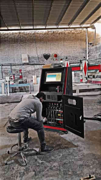 تنصيب وتشغيل ماكينة CNC Water Jet في بغداد
يسرّنا الإعلان عن إنجاز جديد تمثل في:
تنصيب ماكينة CNC Water Jet داخل موقع العمل في بغداد.
إجراء المعايرة والفحص الفني للتأكد من دقة الأداء.
تشغيل الماكينة بنجاح وفق أعلى المعايير.
نشكر فريقنا الهندسي على جهوده، ونتقدم بالشكر لعملائنا الكرام على ثقتهم.
مستمرون في تقديم خدمات تنصيب وتشغيل ماكينات CNC في عموم العراق.....

#مغاسل_عصريه
#بغداد
***********
