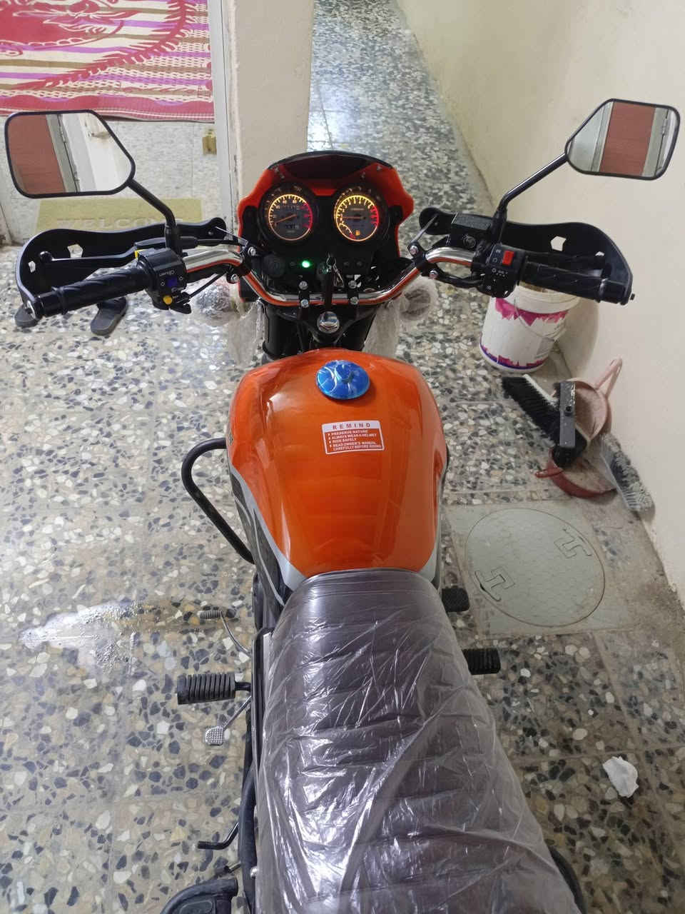 نعيد النشر دراجه دايوان 200cc رقم بغداد ماشيه من شارع فلسطين إلى حي النصر وانضمت نضافه مال شركه تجي تشوف وتفحص يله تحجي الدراجه بحالة الوكاله بعدهه ما ملموسه كملت عليه ب3200 الشراي يجي واتساب واتصال 
***********
