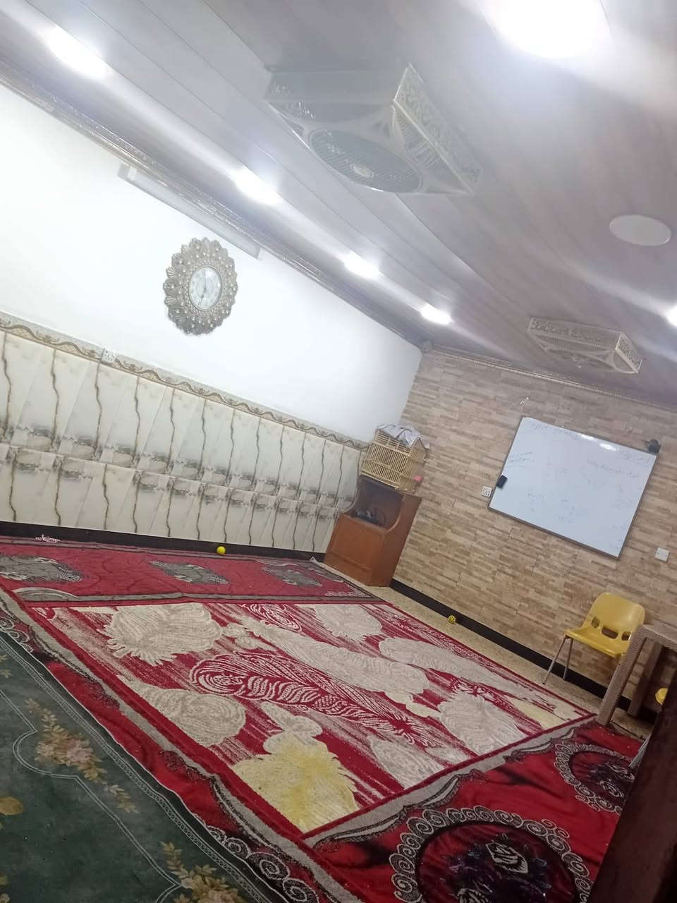 اعلان : عقار للبيع ( طابو ملك صرف   في الزعفرانيه 

🔸 موقع العقار :  شارع المعهد دور الشرطه قرب الامانه 

موقع مميز على الشارع الرئسي 

🔸 مساحة العقار : ( 100) متر  الواجهة(10) نزال (10)

🔸 جنس العقار : طابو ملك صرف طابق ونص 

طابق اول عكاده طابق ثاني مسلح 

🏗 يحتوي على   ستقبال مطبخ صاله غرفه منور صحيات 

🏕 طابق ثاني غرفه نوم صحيات حولي 

وبيتونه صطح 
__
♦️ للاستفسار يرجى  الاتصال او مراجعه 

مكتب الاماكن للعقارات .
 
***********
