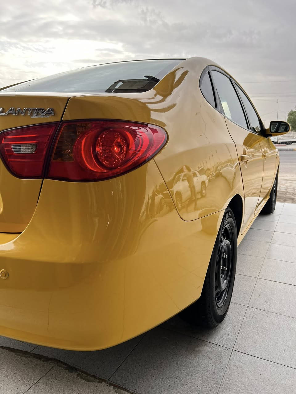 السلام عليكم النترا 2010 دخول جديد ادوات بيه كصه رقم بغداد انكليزي سنويه اصليه الخشنه نفس الاصليه بيه هزه  مكينه كير بلكارتون حداده تخم تاير مكاني البصرة السعر ٤٥ وبيه مجال للأستفسار ***********
