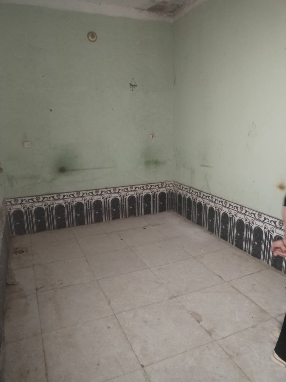 السلام عليكم
يوجد بيت إيجار في خنيطلة الزراعي
ايجاره ٢٠٠ الف
يحتوي على غرفه +ديوانية +صاله +صحيات
بيت نظيف و مرتب
الاستفسار أكثر الأتصال بالرقم *********** او راسلني
