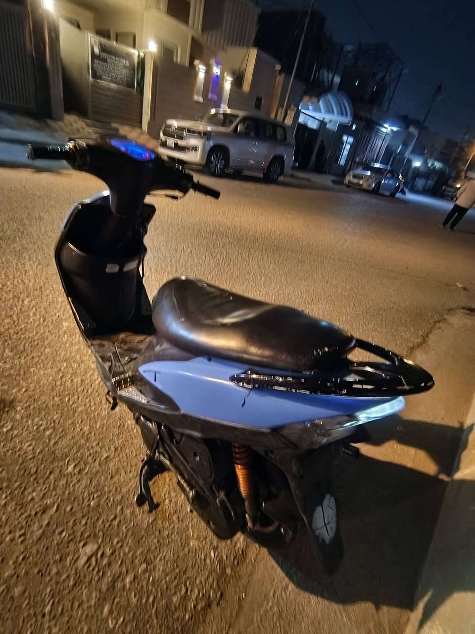 سلام عليكم... عدله بوشه ٤٩ بلادي دراجه وين ما تريد تفحص بس كفر السمائي مو، مالتها دراجه ختم واحد ويه، مكينه نكره، سلف تخم واحد كهربائيات كامله ما ناقصها شي كامله مكمله.. ***********.
