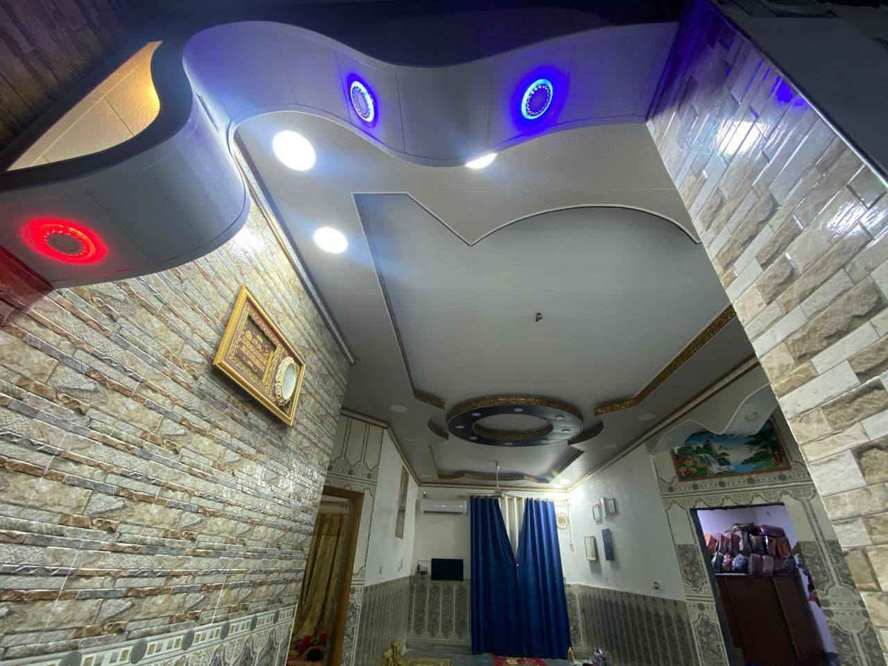 دار للبيع مع قطعه في منطقة المهدي خلف جسر على التبليط مباشرة الخدمات كلها متوفرة
نصف دونم (١٢٥٠م) 
مساحة البناء ٢٢٥م 
مساحة المتبقيه 1025م
يتكون دار من ثلاث غرف و صالة و مطبخ حار و بارد و مجمع صحيات 
البيت بناء ٢٠٢٠ و نقصه فقط ارضية و الاستقبال خارجي نقصه تشطيب داخلي
السعرررر  75 قفل قفل 
***********
