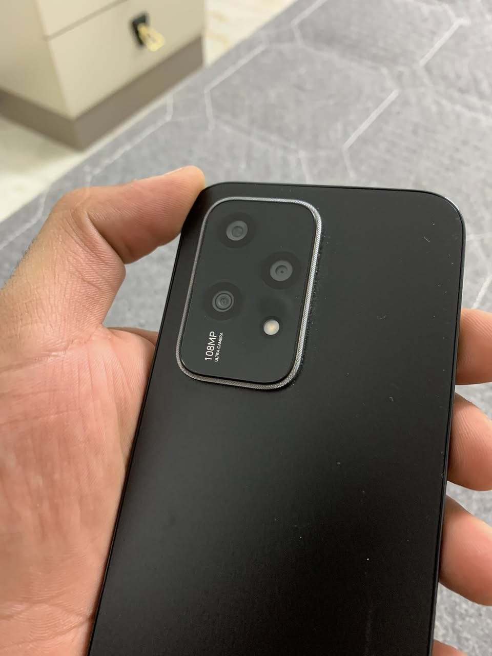 السلام عليكم 
HONOR 200Lite 
ذاكره 256 + عشوائية 8+8
المعالج ميدياتك 6080
حجم البطاريه 4500 ملي أمبير 
بصمه وجه + بصمه أصبع جانبيه 
الجهاز كامل لا بي خلل ولا تصليح 
نضافه فوول كامل ملحقات 
الجهاز تاخذه من البيت اي شي ب الجهاز يرجع 
للبيع مكاني بغداد البلديات الصحفيين 
السعر / ١٥٠ وبي مجال حق الجيه 
الرقم / ***********
تحياتي 🩵
