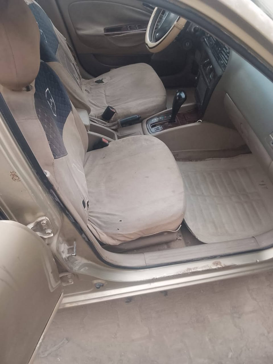 السلام عليكم دايو نوبره مديل ٢٠٠ رقم بغداد سنويه بعد شهرين تصقط مكينه كير  كورله حداديه نص عمر الكشر شوف العين  السعر ٣٥  وبيه مجال مكان السياره نجف ***********
