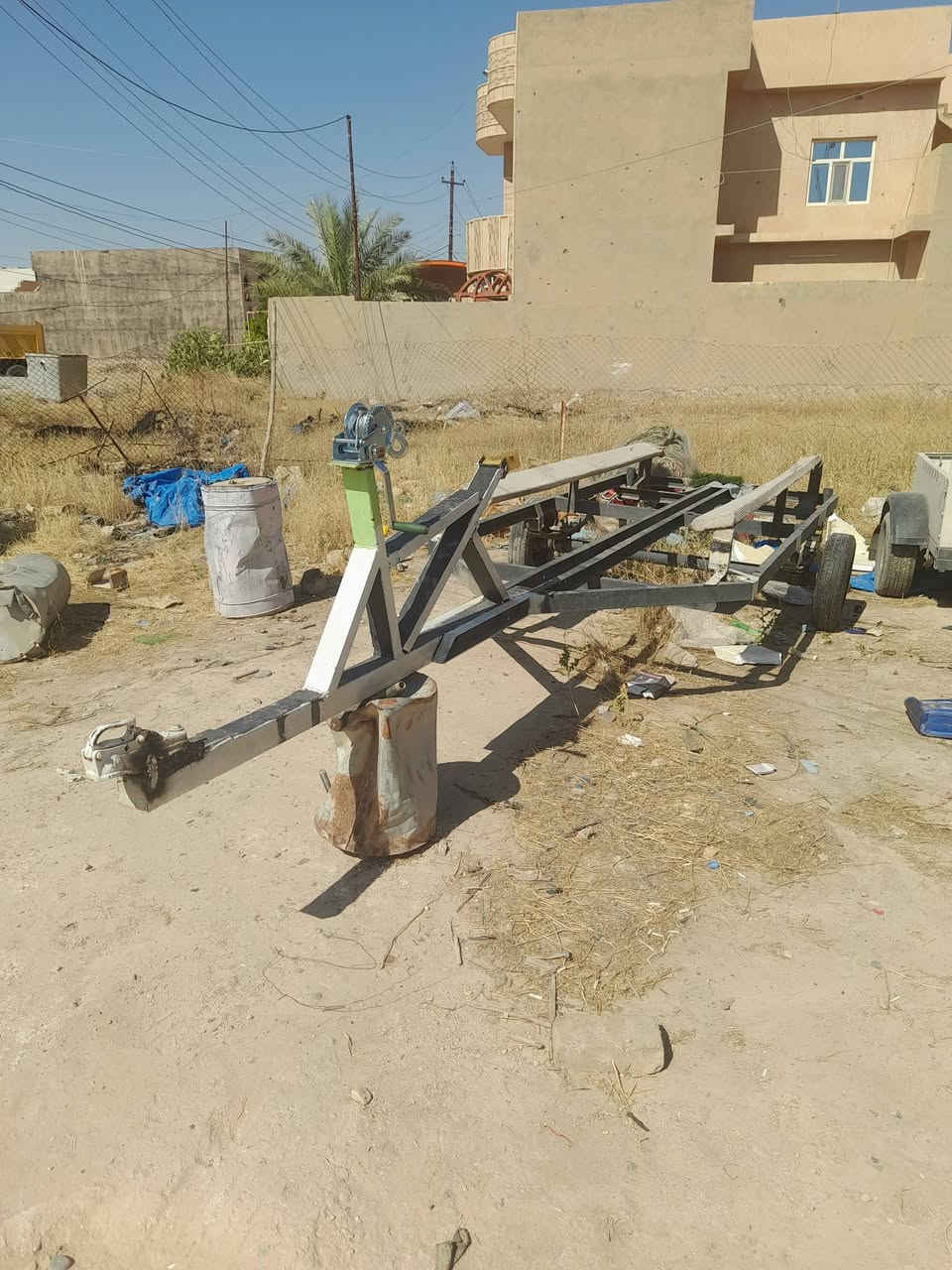 زورق جاهز للبيع
مع محرك ١٠٥ حصان 
ابو الكير الضخم
مع هاي العربانه
السعر ٥٠ ورقه وبي مجال 
رقم الموبايل
***********
