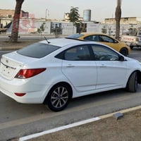 اكسنت خليجي بلو 2016 قطعه وحده صبغ السياره فول فقط الجاملغ صبغ سعرها 1...