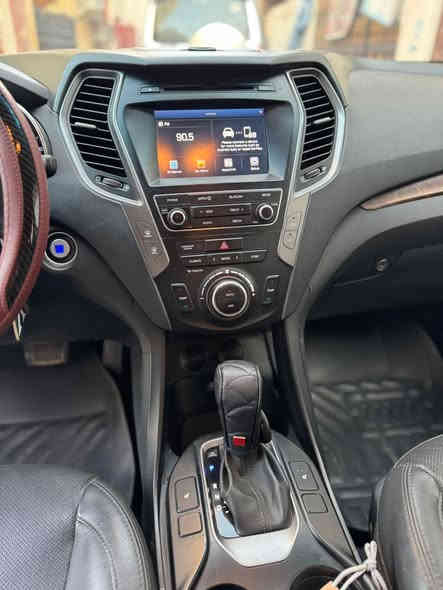 السلام عليكم...   جديده جدا سنتافيا 2018  امريكي حادث  سرقه بابتين فقط

-ماشيه ٧٠ الف حقيقي

بصمة تشغيل 

-بصمة ابواب

-رادار مانع اصطدام 

-ستيرن تدفئة

-ثلاث أنظمة للقيادة

محرك 2000 تيربو

-ظبط كشن وضع قيادة

-تحكم ستيرن جهتين فول 

-شاشة اعطال 

-اشارة ترحيب 

بردات بلاديه

جنطه كهرباء

شاشه وكامره 

داخل صاج

فول تحكمات ستيرن

اشاير مري

كشنات جلد وكهرباء

تدفئه كشنات

 لد امامي خلفي

-خمسة راكب 

- أوتوا هولد

-اشارة نقطة عمياء

سعرها ١٥٠ 
***********
