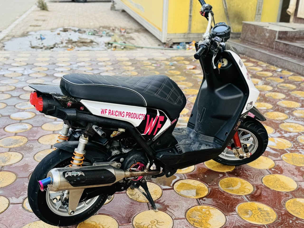 سلام عليكم
دراجه سكنس للبيع الدراجه مامفتوحه بوشتهه بلاديه شلعه ومعدل فول تزويد للاستفسار عله هاذ الرقم***********
