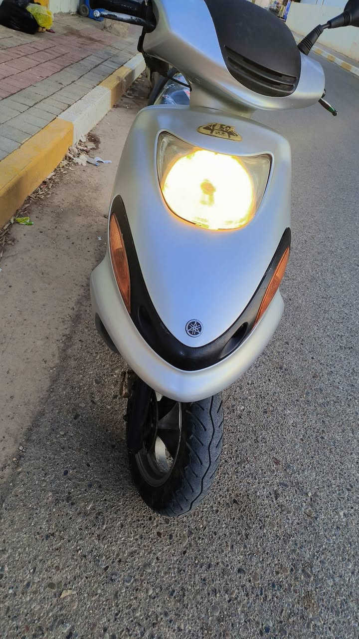 السلام عليكم دراجه بيع سريع (جمجمه يوماها ياباني) دراجه بلاديه كلشي بيها بلادي نضافه كشر ومحرك ودبلات وكلشي رزنه مثل ماوضح بلصورة نضافتها ونضافه الكشر مثل بصورة وانضف بعد محركه شلعه ومعدل وعليها اضافات حلوة مثل (الصالنصه FM حديث)(والبك لايت السوبر) وهواي شغلات كلشي شغال بيها كفاله عامه نص نكره صلف وهندر سعرها (450 وبيها مجال) مو شراي لاتعبني اتواجد واتساب بس ***********
