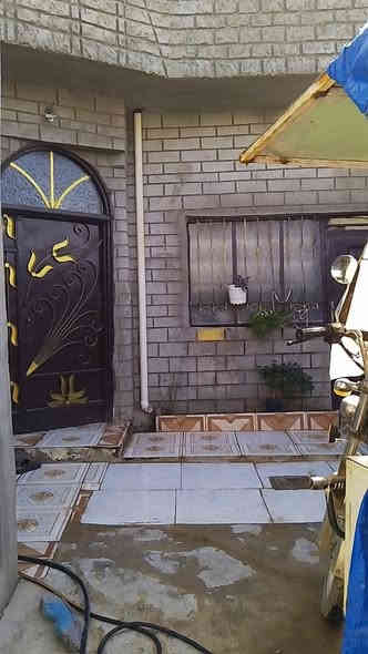 سلام عليكم عندي بيت زراعي للبيع المكان عادليه قرب جامع السلام بصف حي بدر المساحه البيت 200متر الواجهه 8 النزال 25 البيت كامل مَواصفات وبي محل الي يريد يفتحه السعر 59 وبي مجال قليل لاستفسار خاص او رقم الهاتف ***********
