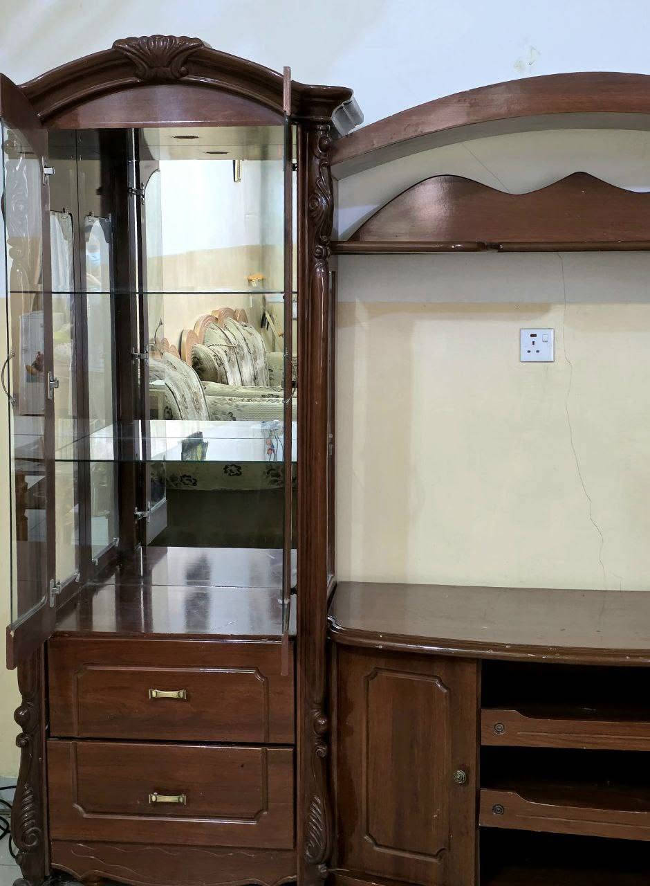 معرض بوفيه للبيع
خشب تركي ثقيل 
السعر 300 الف و بي مجال
المكان الحلة 
للاتصال ***********
