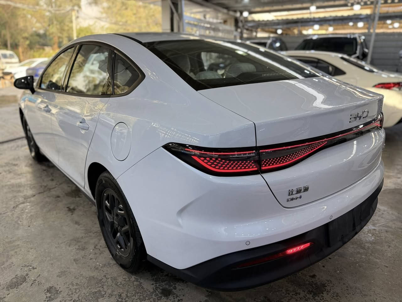 تهديكم شركة شهم النخبه اطيب تحياتها ونود اعلامكم عن توفير 
BYD SEAL -DMi 0.5

انتبه السياره : هايبرد & بانزين & كهرباء🔥

السعر غير شامل اللوحات  المروريه ☑️
بسعر خاص وحصري  18,250,000دع

اليكم التافصيل 

المواصفات 
♠️خليجي 
♦️زيرو
♣️موديل 2025
♠️حساسات خلفية
♠️بصمه تشغيل
♦️تشغيل عن بعد
♣️حجم المحرك 1,5L
♦️شاشه اصليه 
♠️كامره خلفية
♦️هند بريك كهرباء
♣️اوتو هولد
♦️مفتاح التشغيل بصمه
♠️تحكمات مقود
♦️مقول جلد حياكه 
♣️دخول ذكي
♦️اشاير بل مري
♠️المقاعد جلد رياضي
♦️ اناره داخليه LED
♣️ لد امامي LED
♦️بك لايت LED
♠️قطعتين تبريد
♦️كروس سرعة
♣️حجم الاطار 16
♦️مانع تزحلق

نتعامل❗️( بيع - شراء - مراوس -تسليم فوري )

عنوان الشركة📍.. بغداد - الكريعات شارع المعارض .

للاستفسار يرجى الاتصال على الارقام الاتية ☎️:

☎️ قسم المبيعات 
  ***********
***********
