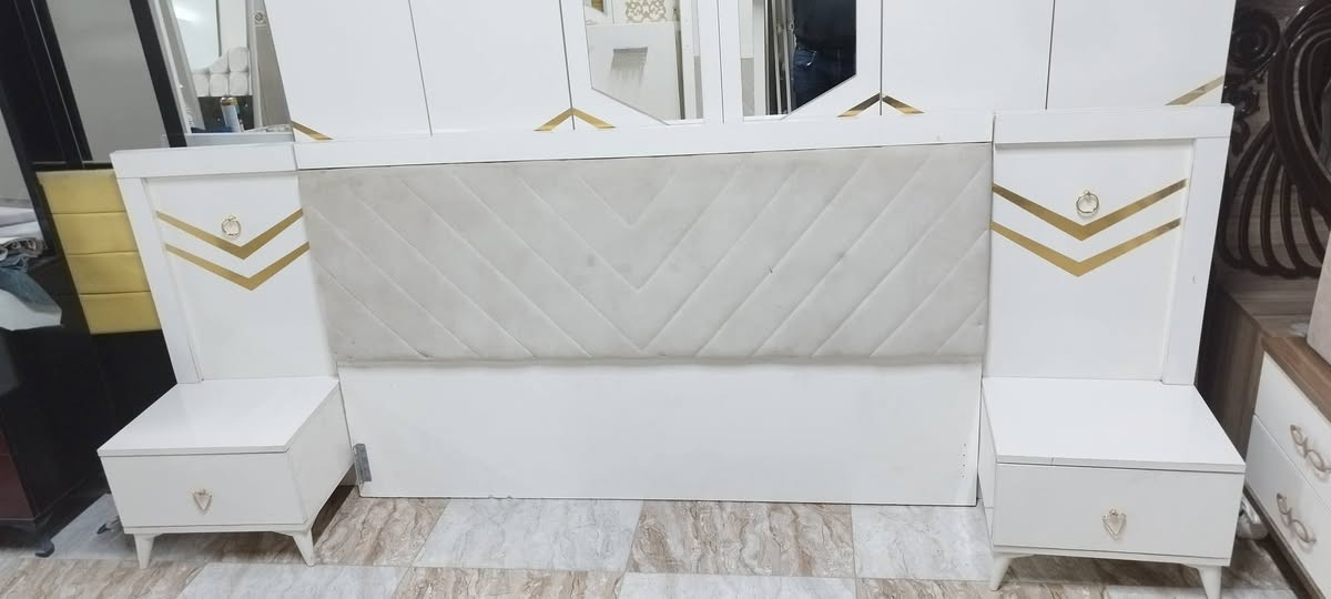 غرفة 6 ابواب 6 قطع 
للاستفسار ***********
