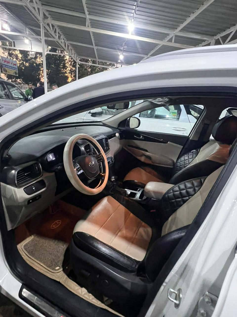 جناية الجديد) للبيع كيا سورنتو موديل 2020 خليجي رقم بغداد بسمي رقم دولي سنوية وهزة جديدة سيارة جديدة بمعنة الكلمة مكفولة كفالة عامة حتة من الشخط ول رصعة ماشية 47 ألف فول مواصفات عدة البانوراما ستة سلندر سبعة راكب ثلاث قطع تبريد كراسي كهربائية جنطة ذكية شاشة كبيرة كامرة دوارة حساس امامي خلفي بردات خلفية دبل بصمة بصمة ذكية ترحيب اثناء فتح الباب تخم تاير باتري جديد صدر جديد السعر 275 ورقة وبيهة مجال ويرهم مراوس بي توسان موديل 24/او25 بس تكون جديدة لون أبيض ورقم بغداد حصراً عنوان السيارة ديالى بعقوبة هاتف‏‪***********‬‏
