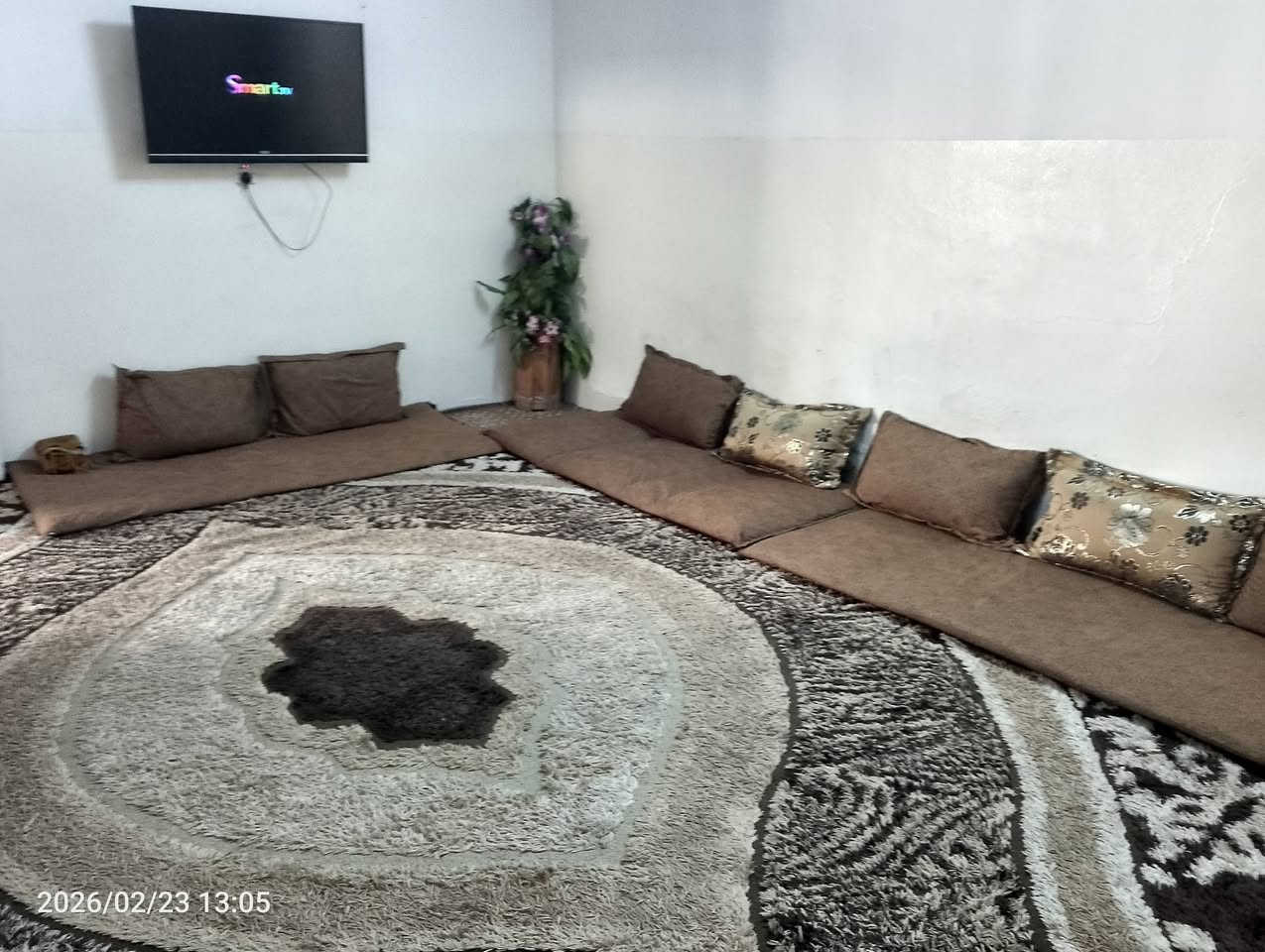 السلام عليكم بيت للبيع كوكجلي فرع المرطبات قرب اسواق رمضان مساحة 250 متر مدخل البيت دوسه عرض 3 امتار  يتكون من 3 غرف نوم اكبار 5×4 وهول 15×3 ومطبخ مربع 4×3.5 مع مشتملات وبيتونه درايج داخلي وحوش كبير يسع 7 سيارات شارع تجاري وشرط زراعي للاستفسار الاتصال بالرقم *********** الاسيا واتساب فقط ***********
