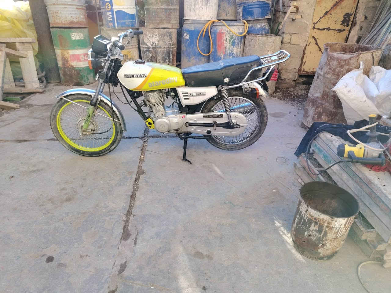 السلام عليكم دراجه اصوليه للبيع موديل 20 وكيلها بالخام مكاني نجف السعر 500  ***********
