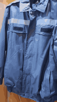 عندي قمصله للبيع جديده مملبوسه نوعيه اصليه تركي مو عادي وهم مبطنه بفرو قياسه (xL) شراي يجي على خاص او يتصل مكاني مدينه حريه (***********)
