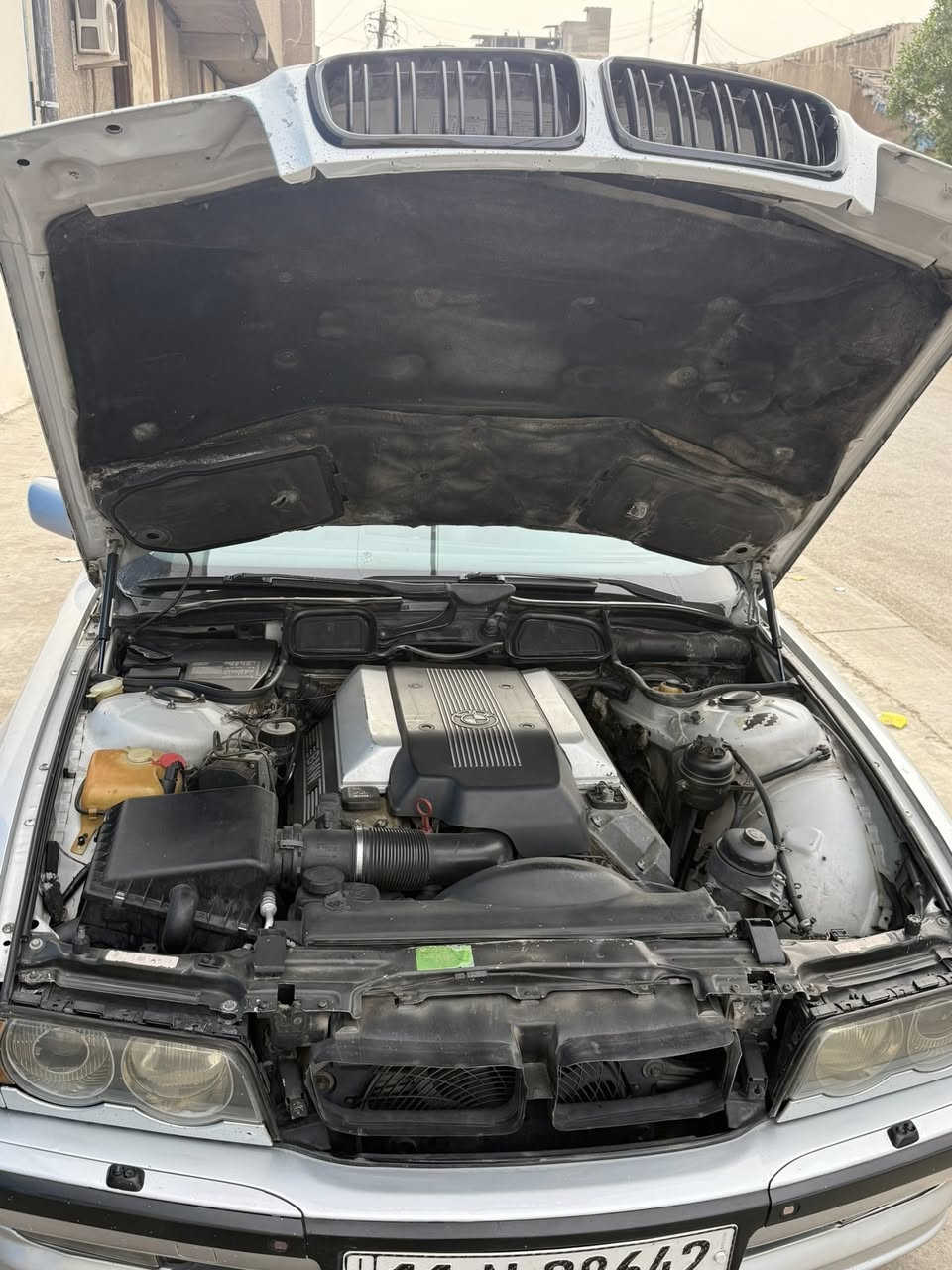 السلام عليكم BMW E38
الموديل 2000 اصل وفصل 
مكينه 44 دينمو مي 
برده خلفيه كهرباء شغاله 
جنطه كهرباء شغاله 
كشنات جلد كهرباء 
السياره بسمي ورقم دولي جديد 
المكان كراده مجمع مشن 
للاستفسار اتصال ***********
