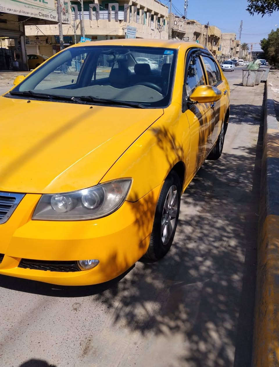 ليفان مديل 2011 للبيع او امراوس سياره كير مكينه مكفوله سياره بسمي ارقام انكليزي امصفره السياره بيه جنطه صبغ ونص جاملغ اليمنه الباقي كله مكفول *********** سعر 33 وبيه مجال بسيط
