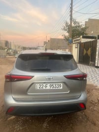 هايلندر 2023 للبيع قطعتين باب وجاملق جهة السايق 4 توربو ماشيه 8 الف  ا...